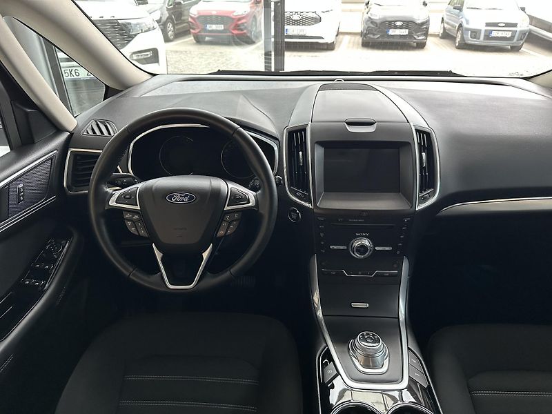 Ford Galaxy Titanium 2.5i HEV 190k aut. - fotka 14 z 33