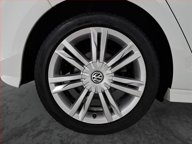 Volkswagen Golf (2015) R-Line 1.4 TSI, Serv.kniha - fotka 15 z 15
