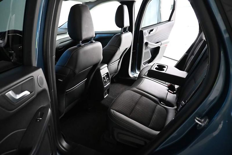 Ford Kuga (2022) 2.5 LED ACC VIRTUAL Tažné Kame - fotka 9 z 41