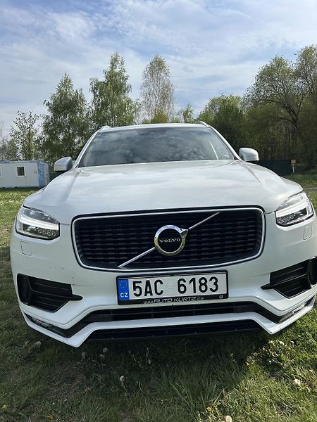 Volvo XC90 (2015) D5 AWD ,R-design, 1.majitel - fotka 3 z 18