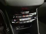 Peugeot 2008 (2016) 1.2 PureTech, Tempomat - náhled 13