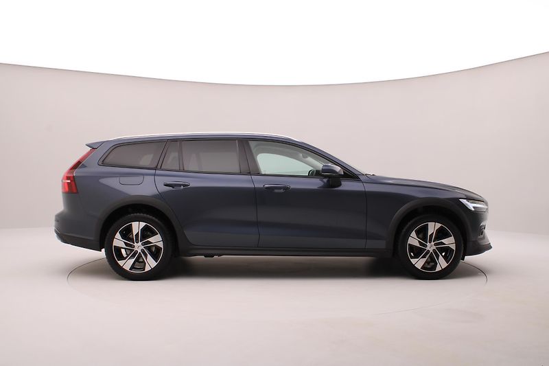 Volvo V60 CC B4 AWD BRIGHT PLUS AUT CZ - fotka 14 z 48