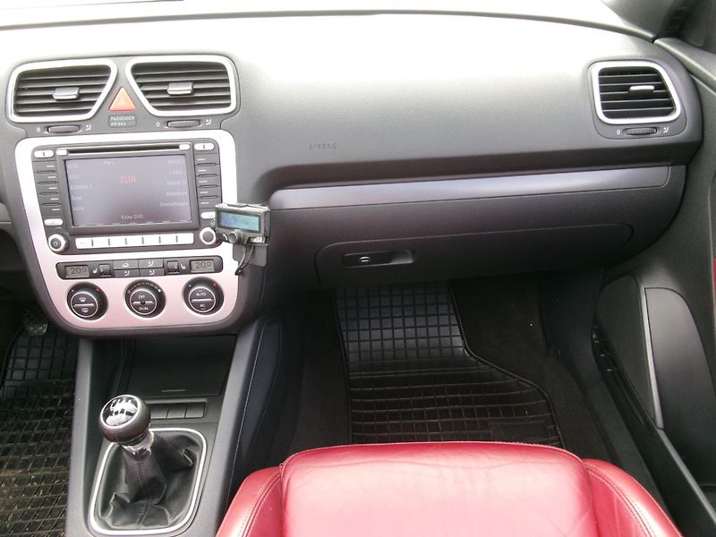 Volkswagen EOS (2008) 2,0TDI 8V CABRIO  - fotka 23 z 45