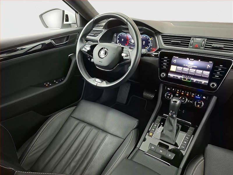 Škoda Superb (2023) 2.0 TDI - fotka 7 z 24