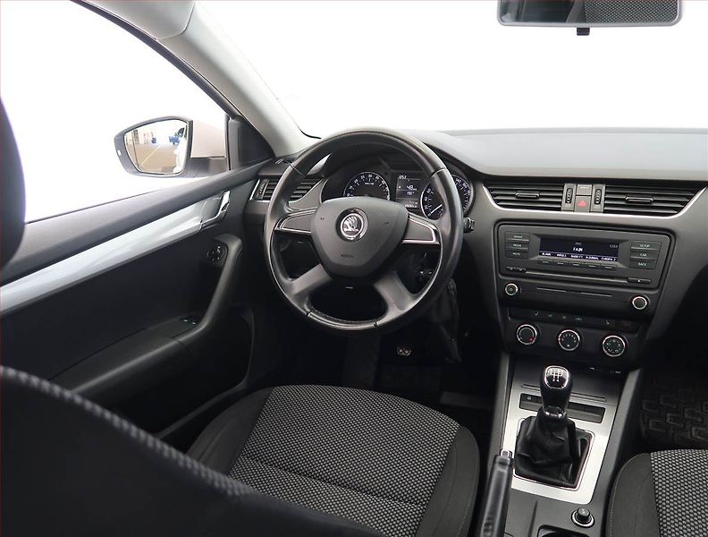 Škoda Octavia (2013) 1.6 TDI, Tempomat - fotka 7 z 17