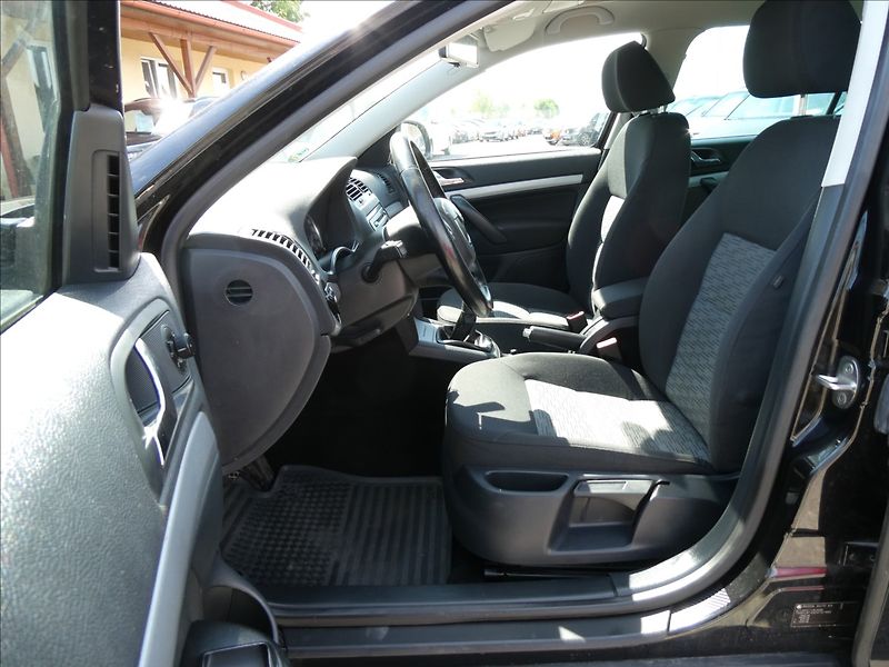 Škoda Octavia 1,4 TSi 90kW po servise, závěs - fotka 22 z 45
