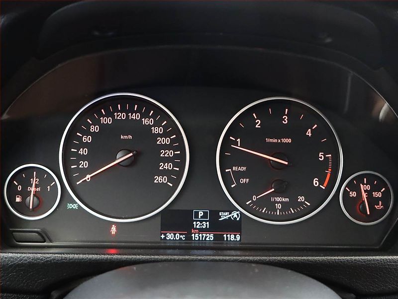 BMW Řada 3 (2014) Luxury Line 320 d xDrive, 4X4 - fotka 9 z 16