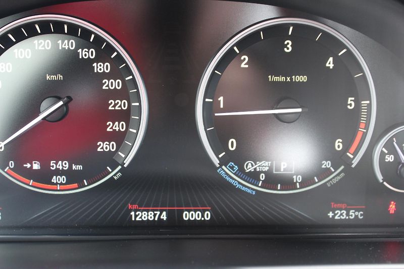 BMW X5 xDrive30d - fotka 14 z 30