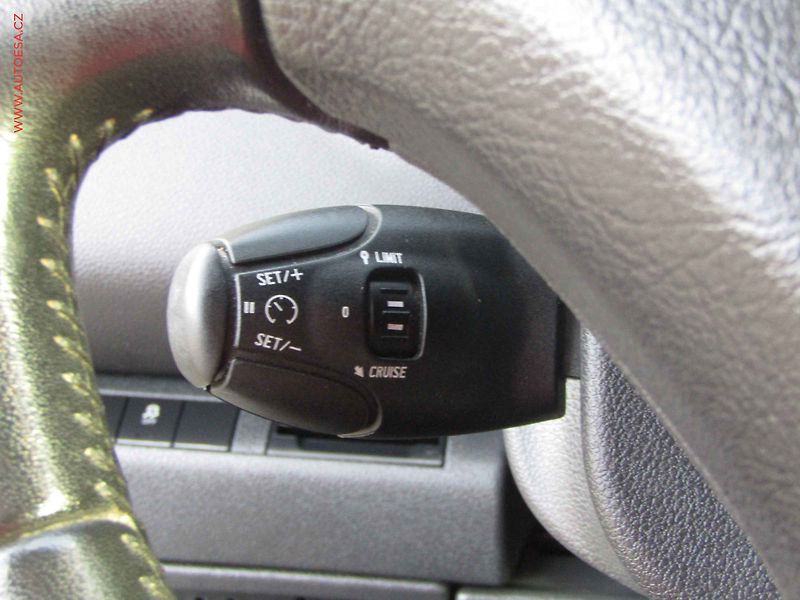 Peugeot 5008 (2015) 1.6 HDi, ČR, autoAC - fotka 13 z 21