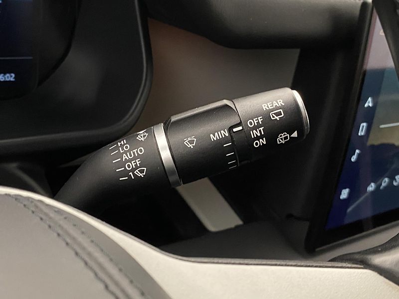Land Rover Defender P400 X-DYNAMIC HSE AWD CZ - fotka 28 z 46