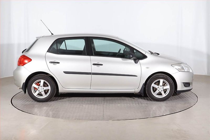 Toyota Auris (2009) 1.3 Dual VVT-i, Serv.kniha - fotka 6 z 19