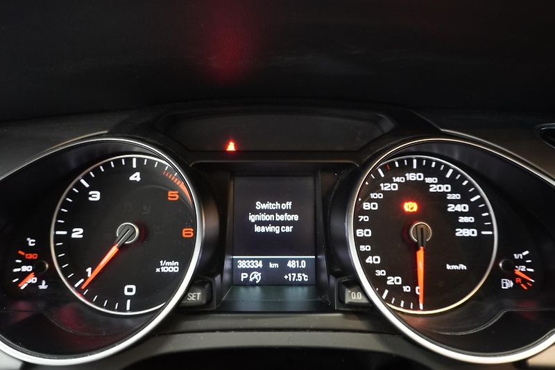 Audi A5 2,0 TDI S-LINE AUTOMAT - fotka 18 z 26