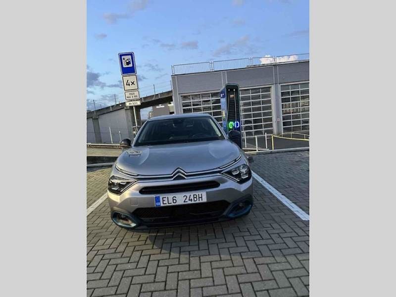 Citroën C4 X.