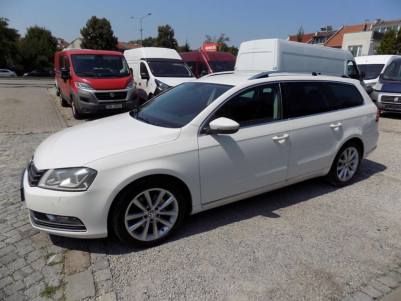 Volkswagen Passat 2,0 TDI 130 KW ALCANT. VÝHŘEV - fotka 17 z 61