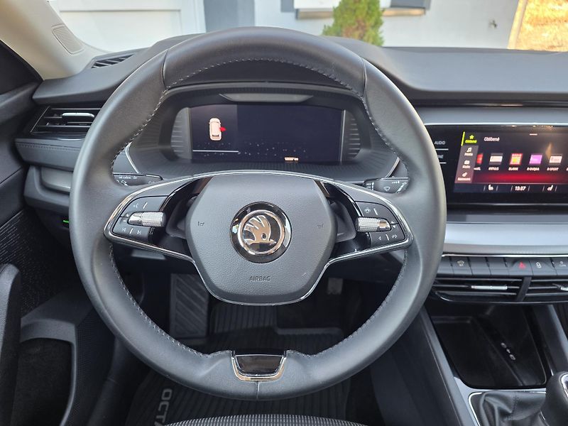 Škoda Octavia (2023) 2.0TDI AMBITON ČR NOVÉ 1.MAJ - fotka 11 z 17