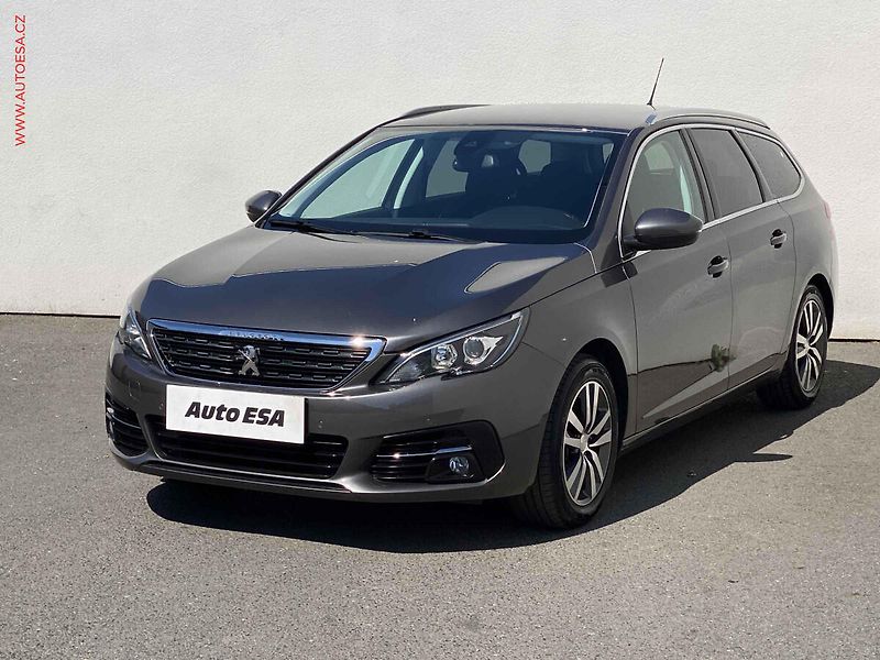 Peugeot 308 (2018) 1.2 PT, Allure, AT, navi, TZ - fotka 3 z 18