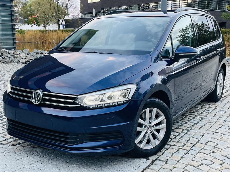 Volkswagen Touran 1.6TDI AUT SERVISKA 7MÍST LED  - fotka 1 z 42