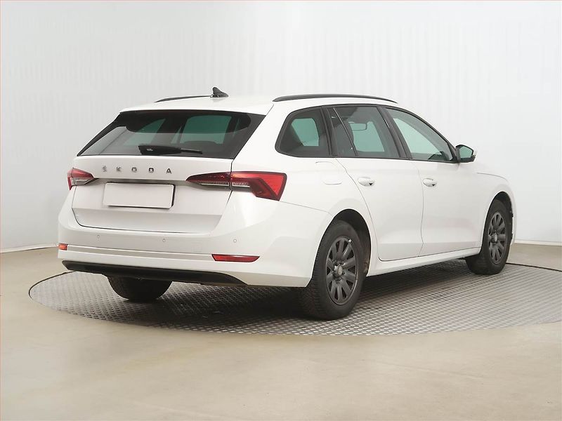 Škoda Octavia (2022) Ambition 2.0 TDI, ČR,1.maj - fotka 5 z 15