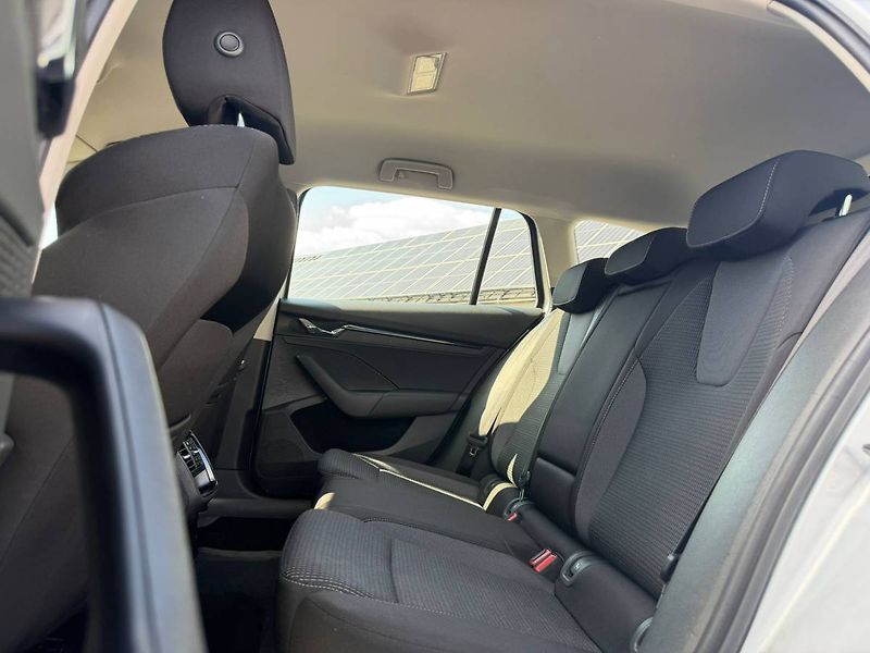 Škoda Octavia combi Ambition 2,0 TDI 85 kW 6 - fotka 8 z 32