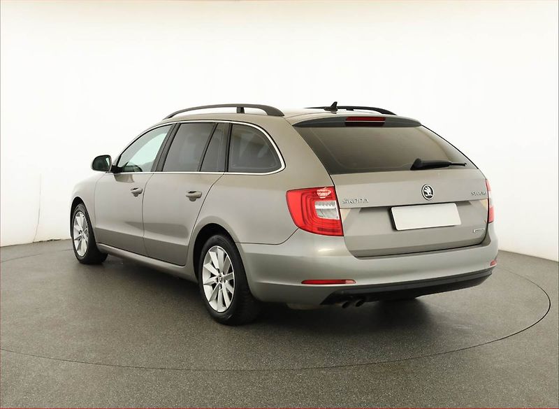 Škoda Superb (2013) 1.6 TDI, Tempomat - fotka 4 z 18
