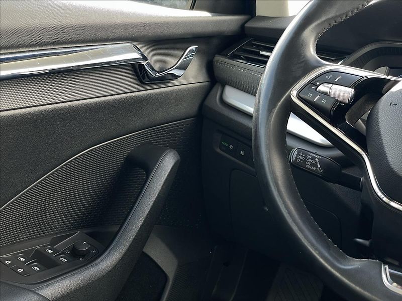 Škoda Octavia 2,0 TDI Combi Style Plus ACC - fotka 14 z 23