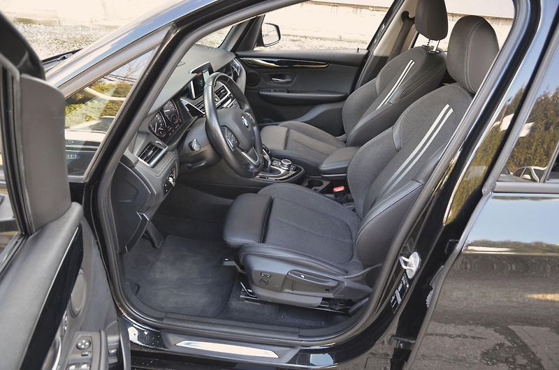 BMW Řada 2 (2019) 218i GT 99tkm ČR 7míst ZÁRUKA - fotka 21 z 43