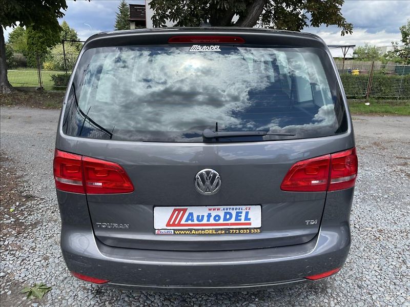 Volkswagen Touran 1,6 TDi  Navigace,Climatronic - fotka 5 z 49