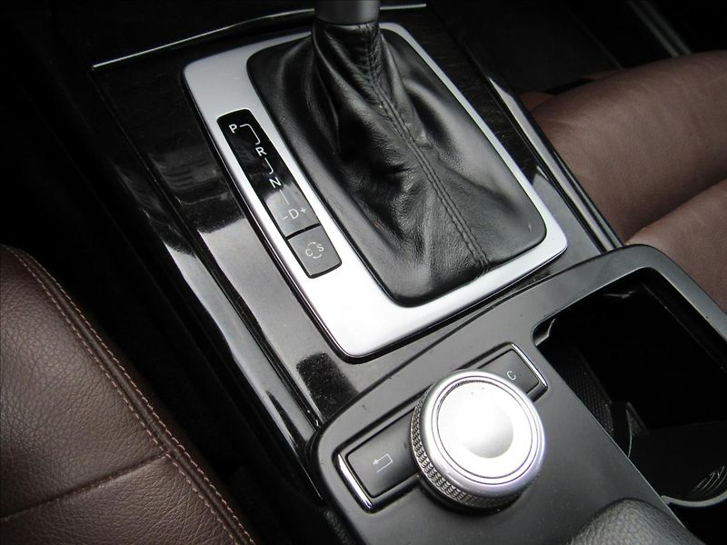 Mercedes-Benz Třídy E 2,1 E 220 CDI Avantgarde - fotka 19 z 32