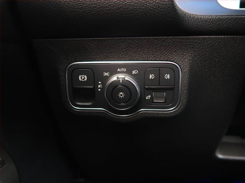 Mercedes-Benz GLB (2021) 250 4MATIC - fotka 18 z 28