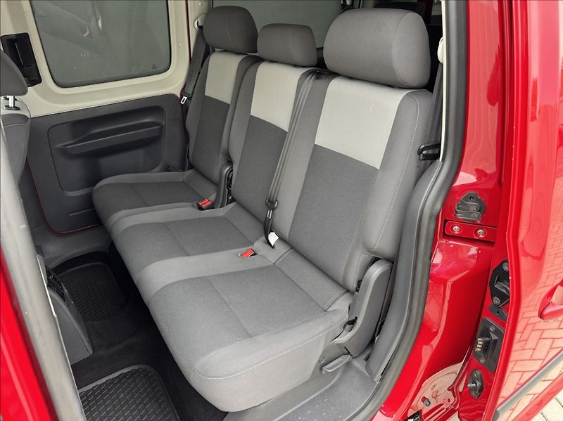 Volkswagen Caddy 1,6 TDI MAXI 7míst Webasto - fotka 23 z 50