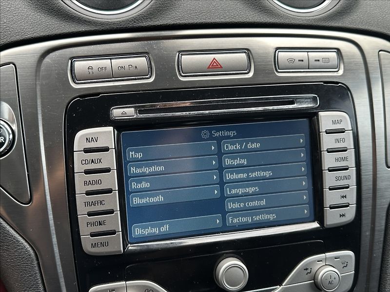 Ford Mondeo 2,3 160PS  Titanium A/T - fotka 35 z 46