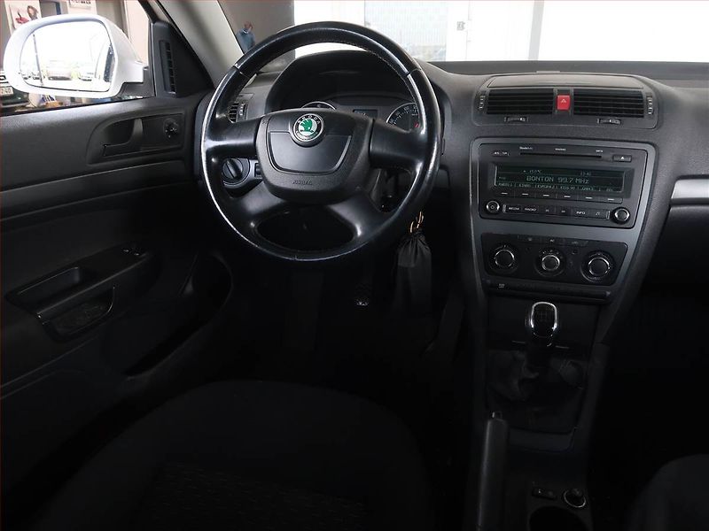 Škoda Octavia (2012) 1.2 TSI, po STK, slušný stav - fotka 7 z 14