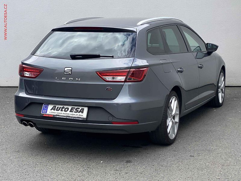 Seat Leon (2016) 2.0TDi, FR, LED, navi - fotka 4 z 19