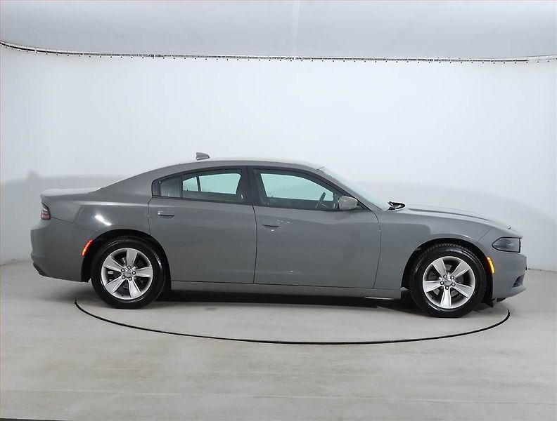 Dodge Charger (2017) 3.6 V6 - fotka 6 z 19