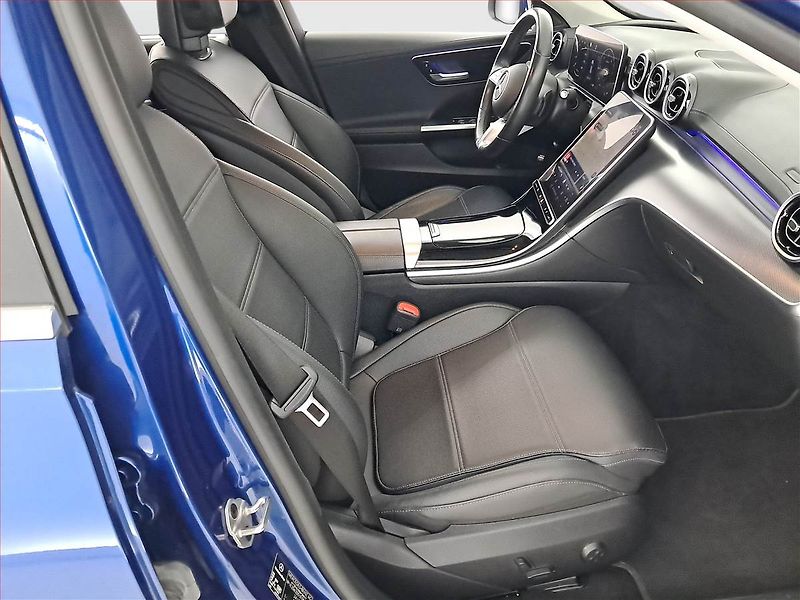 Mercedes-Benz Třídy C (2022) C 220 d 4MATIC - fotka 9 z 24