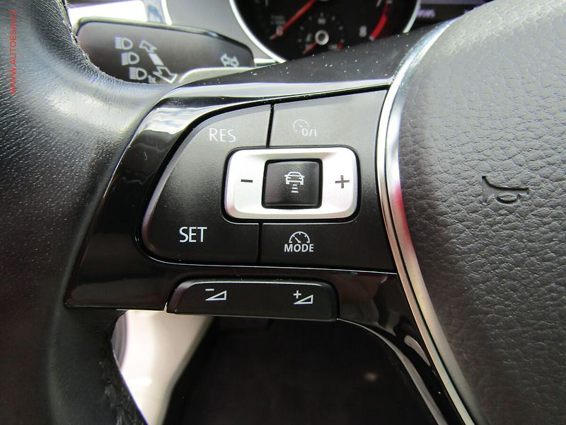 Volkswagen Passat (2018) 1.4TSi, DSG, výhřev sed. - fotka 17 z 19