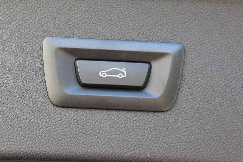 BMW iX xDrive40 - fotka 27 z 29