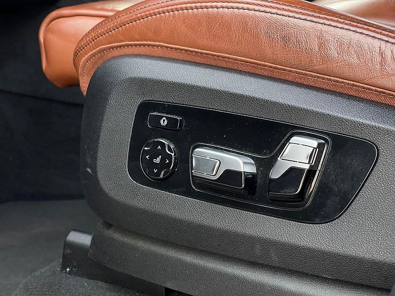 BMW X7 40i M Sport PANO DPH TZ 6 míst - fotka 13 z 26