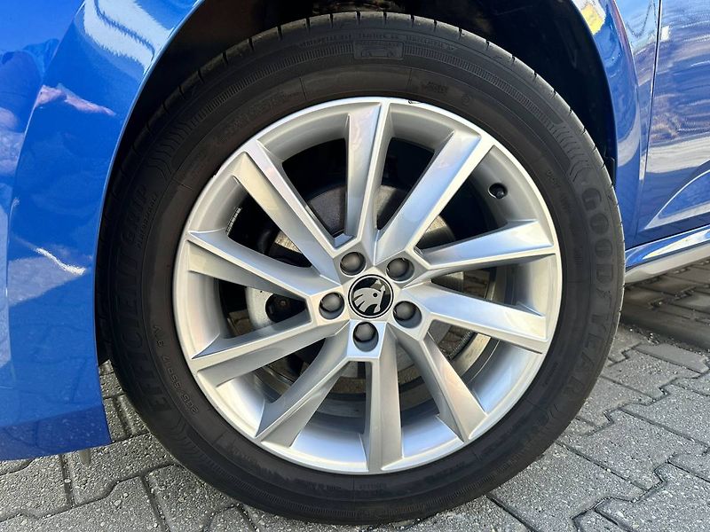 Škoda Kamiq Top Selection 1,0 TSI 85kW MT6 - fotka 28 z 29