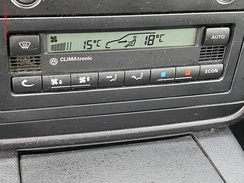 Volkswagen Passat (2003) 1.6 i, AC, tempo - fotka 14 z 15