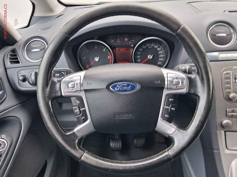 Ford Galaxy (2008) 2.0 TDCI 7míst, 1.maj, autoAC - fotka 11 z 18