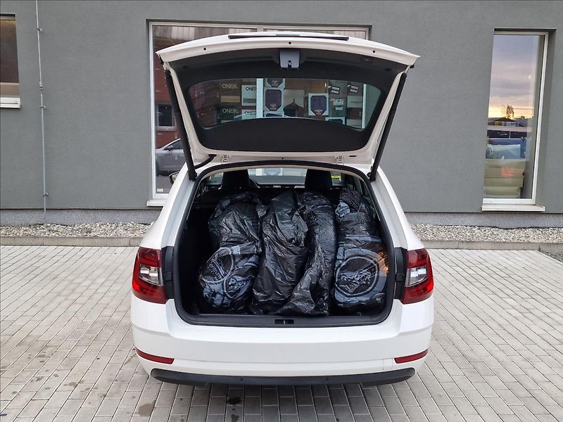 Škoda Octavia 2.0TDI 110kW DSG L&k, ČR, 1.Ma - fotka 39 z 50