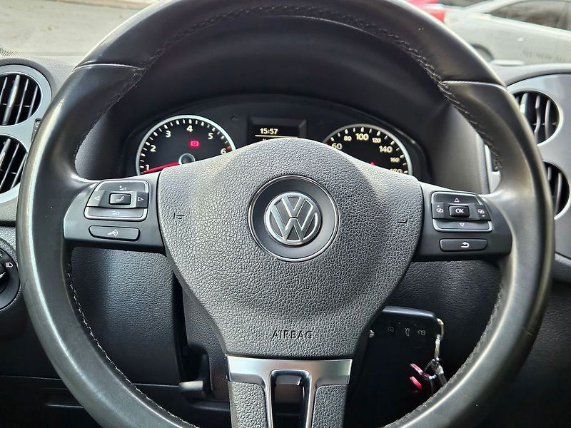 Volkswagen Tiguan 1,4 TSi, ČR, 1.maj, serv.kn. - fotka 15 z 40