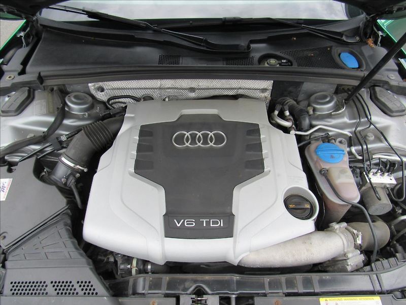 Audi A5 3,0 TDi 176kW Manuál Quattro - fotka 27 z 30