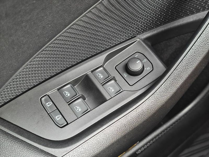 Škoda Octavia Ambition 6MP 2,0TDI - fotka 19 z 22