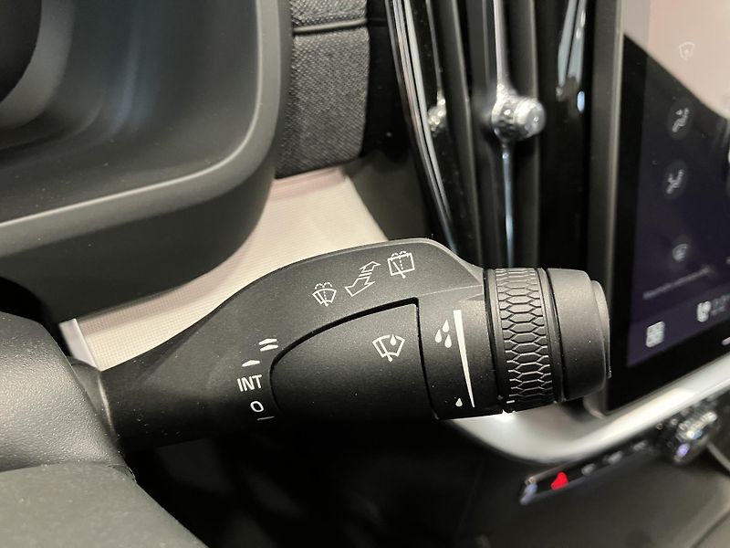Volvo XC90 T8 eAWD Ultra BE - REZERVACE - fotka 26 z 43