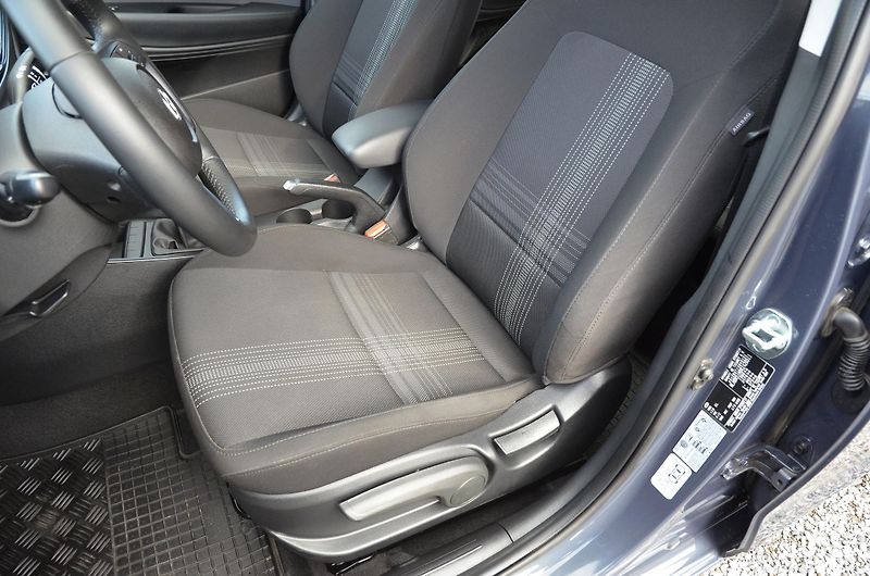 Hyundai i20 (2024) 1.2i 62kW / ČR / 8.000km - fotka 17 z 37