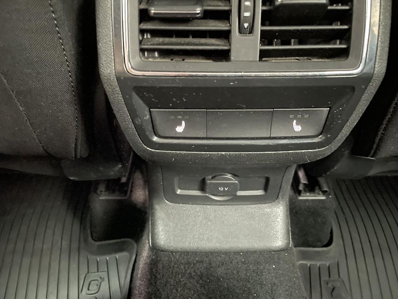 Škoda Karoq 2.0 TDi 4x4 DSG ČR NAVI ACC  - fotka 19 z 30