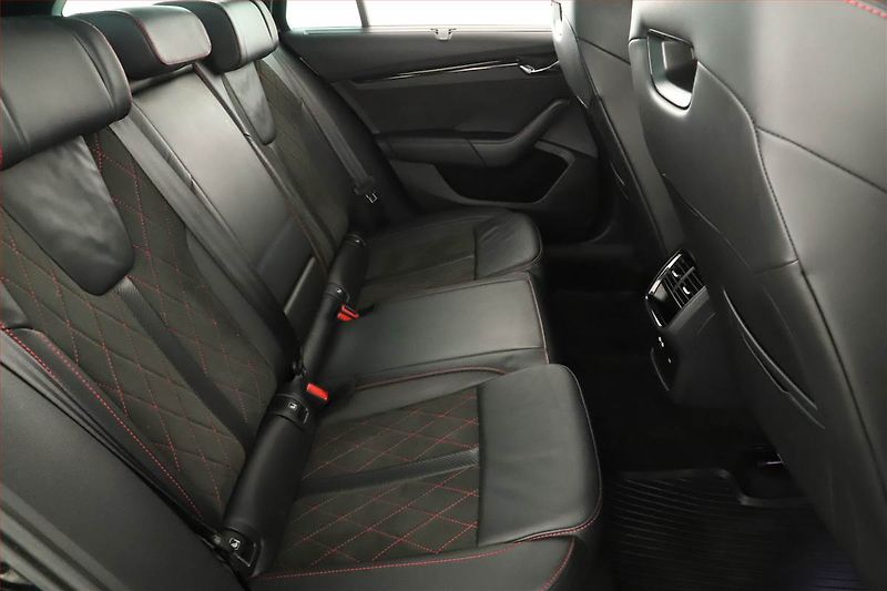Škoda Octavia (2022) RS 2.0 TSI - fotka 9 z 19