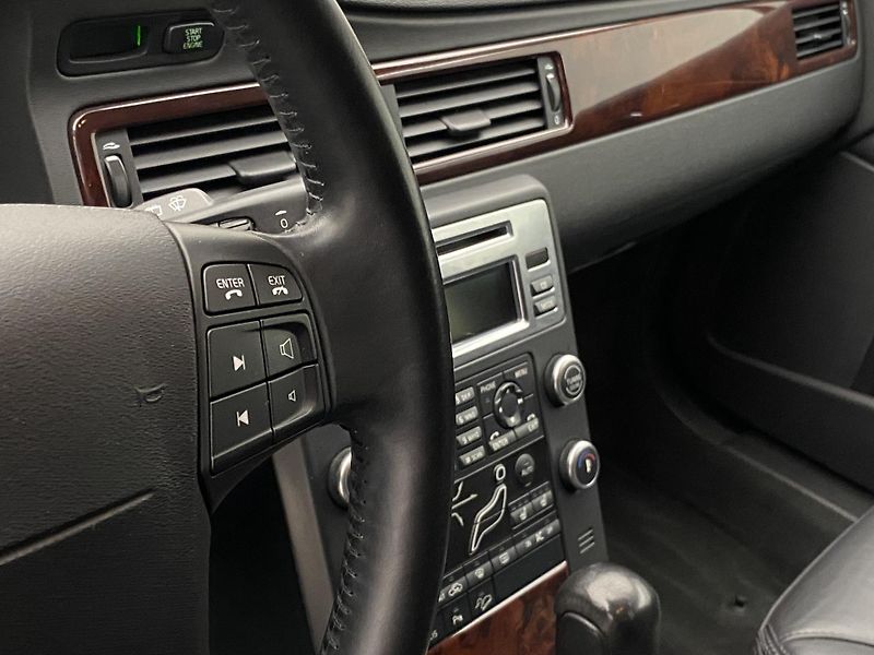 Volvo XC70 3.2 AWD MOMENTUM AUT CZ - fotka 19 z 42